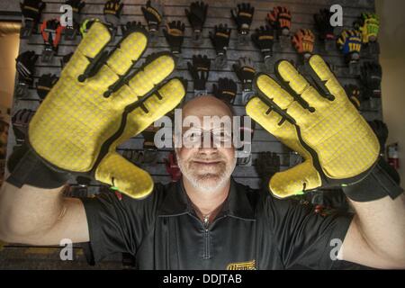 14 août 2013 - Los Angeles, Californie, États-Unis - Scott Jarus, PDG de cuirassé. (Crédit Image : © Chiu/ZUMAPRESS.com) Ringo Banque D'Images