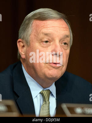 Washington DC, USA. 06Th Sep 2013. AUX USA. Commission des relations étrangères du Sénat, à l'écoute de témoignages au cours de l'audience sur l'autorisation d'usage de la Force en Syrie". États-unis le sénateur Richard J. Durbin (Démocrate de l'Illinois), membre de la Commission des relations étrangères du Sénat, à l'écoute de témoignages au cours de l'audience sur l'autorisation d'usage de la Force en Syrie' © AFP PHOTO alliance/Alamy Live News Banque D'Images