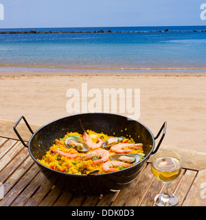 Paella aux fruits de mer dans la région de seaside cafe Banque D'Images