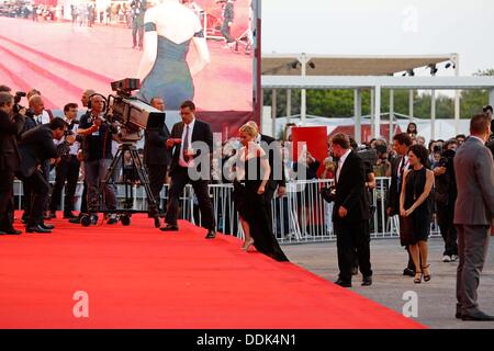 Venise, Ca, de l'Italie. 3e août, 2013. SCARLETT JOHANSSON.Sous la peau premiere.70e Festival du Film de Venise.Venise, Italie.03 Septembre 2013. © Roger Harvey/Globe Photos/ZUMAPRESS.com/Alamy Live News Banque D'Images