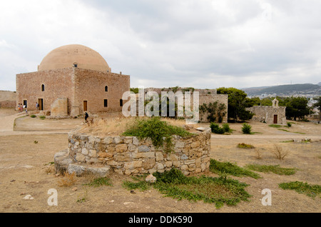 La mosquée du Sultan Ibrahim à l'intérieur de la forteresse vénitienne de Réthymnon - Crète, Grèce Banque D'Images