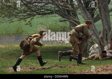 La bataille de reconstitution à Orechov. Le 68e anniversaire de la fin de la Seconde Guerre mondiale en Orechov, République tchèque. Banque D'Images