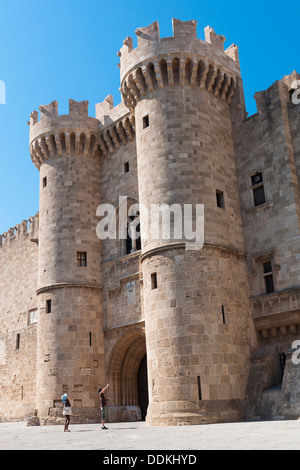 Château médiéval dans la vieille ville de Rhodes, Grèce Banque D'Images