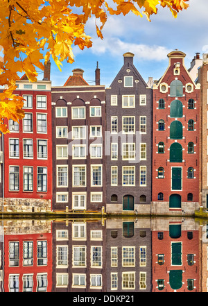 Vieux bâtiments à Amsterdam Banque D'Images