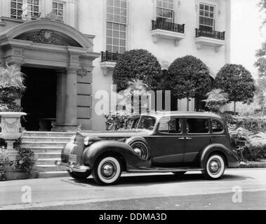 1938 Packard Super 8, (c1938 ?). Artiste : Inconnu Banque D'Images