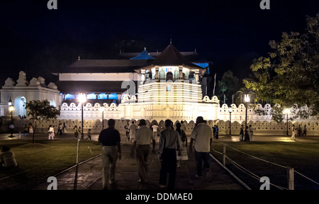 Temple de la dent de Bouddha. Kandy au Sri Lanka. Banque D'Images