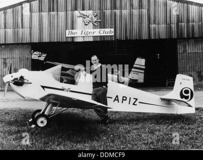 Donald Campbell à la Tiger Club, Redhill, Surrey, 1965. Artiste : Inconnu Banque D'Images