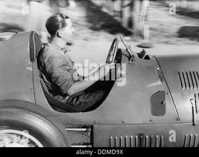 Alberto Ascari au volant d'une voiture de course. Artiste : Inconnu Banque D'Images