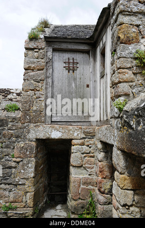 Bâtiments de stockage en pierre sur le Mont Saint-Michel, Normandie, France. Banque D'Images