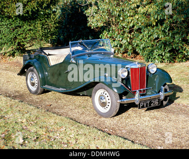 1951 MG TD. Artiste : Inconnu Banque D'Images