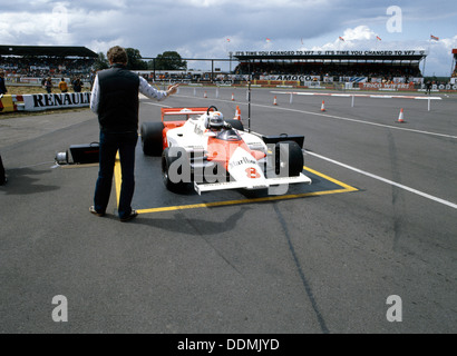 Andrea de Cesaris dans un McLaren-Cosworth MP4, Grand Prix de Grande-Bretagne, Silverstone, 1981. Artiste : Inconnu Banque D'Images