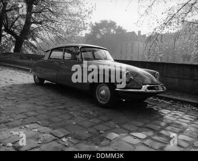 1961 Citroën ID 19, c1961 ?). Artiste : Inconnu Banque D'Images