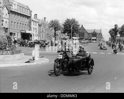 1922 Bradbury moto et side-car, 1955. Artiste : Inconnu Banque D'Images