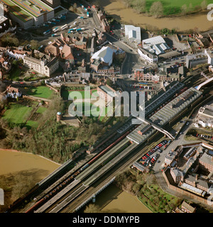 La gare de Shrewsbury et château, Shrewsbury, Shropshire, 2001. Artiste : EH/RCHME photographe personnel Banque D'Images