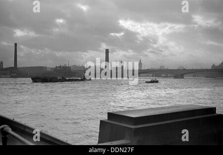 Tamise, Lambeth, London, c1945-1951. Artiste : SW Rawlings Banque D'Images