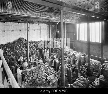 Zone de stockage de munitions, l'établissement Hampton's Works, Lambeth, Londres, 1914-1918. Artiste : Bedford Lemere et compagnie Banque D'Images