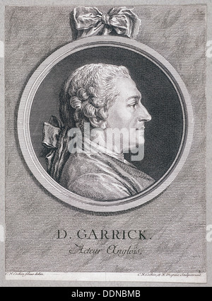 Portrait ovale de l'acteur David Garrick portant une perruque courte, avec son surround, c1780. Artiste : Charles Nicolas Cochin Banque D'Images