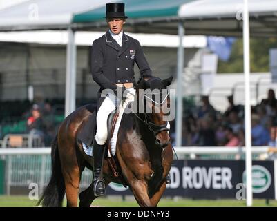 Stamford, Angleterre . Le 05 août, 2013. Andrew Nicholson [USA] cheval CALICO JOE durant la phase de dressage le jour 1 de la Land Rover Burghley Horse Trials. La Land Rover Burghley Horse Trials ont lieu entre 5 et 8 septembre à Burghley House,© Stephen Bartholomew/Alamy Live News Crédit : Stephen Bartholomew/Alamy Live News Banque D'Images