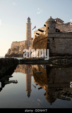 Phare et la forteresse Castillo de los Tres Reyes del Morro ou château del Morro à La Havane, Cuba, Caraïbes Banque D'Images