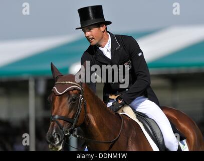 Stamford, Angleterre . Le 05 août, 2013. Jonathan Paget [NZL] équitation CLIFTON LUSH prendre l'avance qu'au cours de la phase de dressage le jour 1 de la Land Rover Burghley Horse Trials. La Land Rover Burghley Horse Trials ont lieu entre 5 et 8 septembre à Burghley House,© Stephen Bartholomew/Alamy Live News Crédit : Stephen Bartholomew/Alamy Live News Banque D'Images