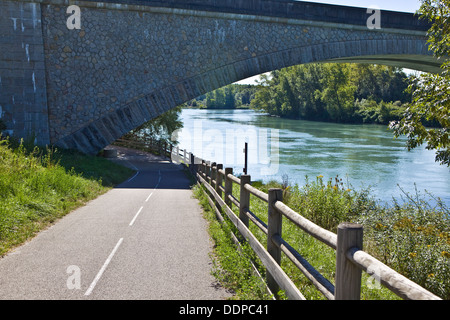 Via Rhôna le cycle trek entre Genève et méditerranéens,en cours Banque D'Images