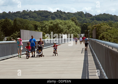 La passerelle sur l'Hudson, un pont de chemin de fer abandonnée sur le fleuve Hudson qui a été convertie en une passerelle pour piétons. Banque D'Images