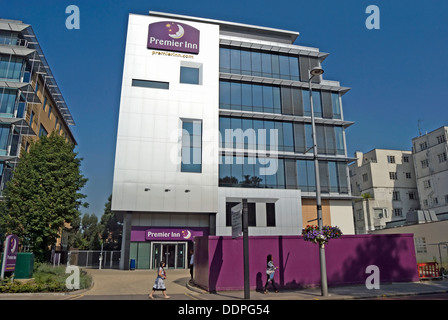 Branche de la chaîne premier inn hôtel à Ealing, à l'ouest de Londres, Angleterre Banque D'Images