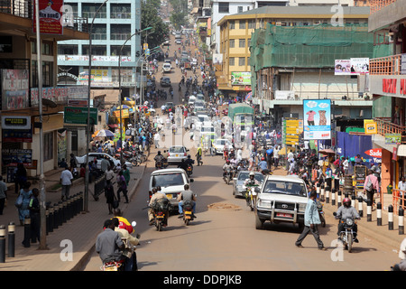 La vie trépidante du centre-ville de Kampala, Ouganda. Banque D'Images