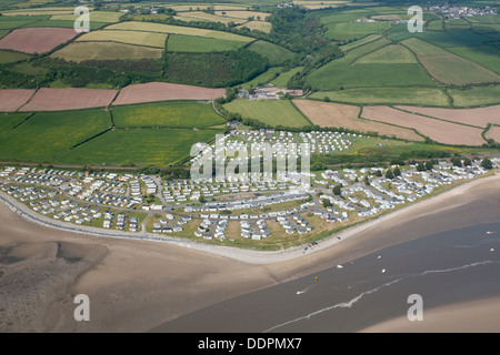 Caravan Park à St Ismaël Vue aérienne de la plage sur l'estuaire de Gwendraeth / Tywi Carmarthenshire adjacente au Pays de Galles UK Banque D'Images