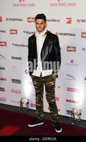 Tokyo, Japon. Le 05 août, 2013. Berlin, Allemagne. Le 05 août, 2013. Baptiste Giabiconi modèle arrive à l'événement 'Music répond aux médias" tenue au Grand Hotel Esplanade à Berlin, Allemagne, 05 septembre 2013. La réunion des gens de la musique et de l'industrie des médias a lieu dans le cadre de la Semaine de la musique de Berlin. Photo : Jens Kalaene/dpa/Alamy Live News Crédit : afp photo alliance/Alamy Live News Banque D'Images
