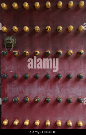 Les Tombeaux des Ming, Nanjing, Chine. Détail d'une porte à l'âme Tower. Banque D'Images