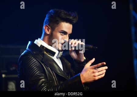 Berlin, Allemagne. Le 05 août, 2013. Modèle Baptiste Giabiconi français fonctionne à l'événement 'Music répond aux médias" tenue au Grand Hotel Esplanade à Berlin, Allemagne, 05 septembre 2013. La réunion des gens de la musique et de l'industrie des médias a lieu dans le cadre de la Semaine de la musique de Berlin. Photo : Jens Kalaene/dpa/Alamy Live News Banque D'Images