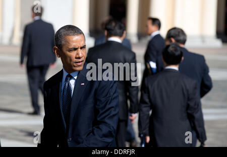 Saint-pétersbourg, Russie. Le 06 août, 2013. Le président américain Barack Obama marche avec d'autres dirigeants du G20 lors du sommet du G20 à Saint-Pétersbourg, Russie, 06 septembre 2013. Le sommet du G20 aura lieu du 05 au 06 septembre. Photo : Kay Nietfeld/dpa/Alamy Live News Banque D'Images