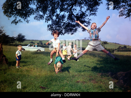 Jours d'été, appuyez sur annonce, 1963. Artiste : Michael Walters Banque D'Images