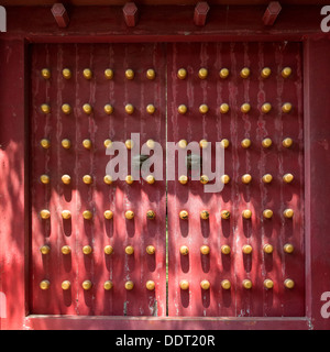 Les Tombeaux des Ming, Nanjing, Chine. Détail d'une porte dans le Fangmen Wenwu gate. Banque D'Images