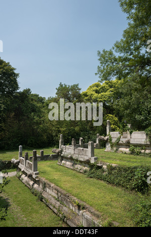 Les Tombeaux des Ming, Nanjing, Chine. Terrasse sous le hall Xiaoling. Banque D'Images