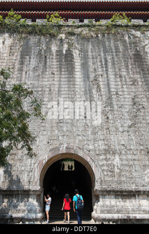 Les Tombeaux des Ming, Nanjing, Chine. Entrée du tunnel à l'âme Tower. Banque D'Images