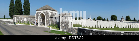 Entrée cimetière de Tyne Cot de la Commonwealth War Graves Commission de Première Guerre mondiale, l'un des soldats britanniques, Flandre orientale, Belgique Banque D'Images