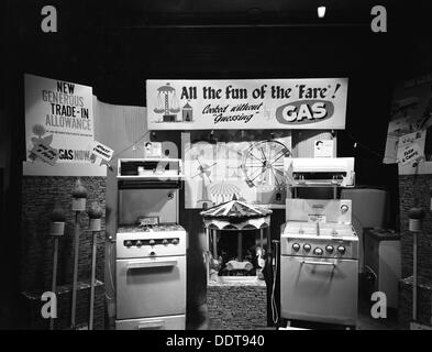 Gaz East Midlands magasin en vitrine, Sheffield, South Yorkshire, 1961. Artiste : Michael Walters Banque D'Images