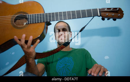 Munich, Allemagne. Le 06 août, 2013. Musicien américain Jack Johnson donne une interview à Munich, Allemagne, 06 septembre 2013. Photo : INGA KJER/dpa/Alamy Live News Banque D'Images