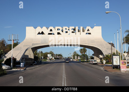 Arch à Marbella, Costa del Sol, Espagne Banque D'Images