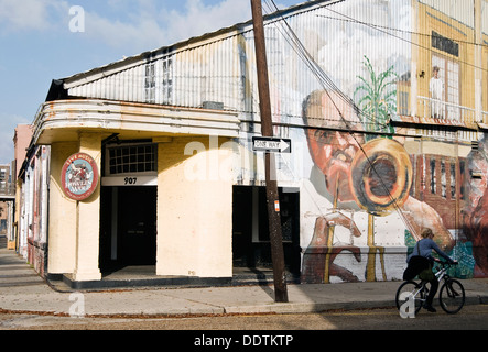 L'Howlin Wolf Tavern, New Orleans Banque D'Images