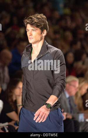 New York, USA. Le 05 août, 2013. Milles marins de Mercedes-Benz Fashion Week Spring 2014 Collection Crédit : Scott Houston/Alamy Live News Banque D'Images