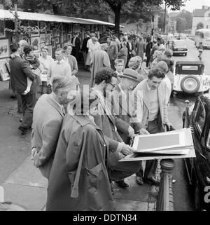 Exposition d'art en plein air, Hampstead Heath, Londres, 1957. Artiste : John Gay Banque D'Images