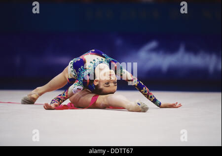 Yulia Barsukova (RUS), 1 octobre 2000 - Gymnastique Rythmique : Jeux Olympiques d'été de Sydney 2000, concours général individuel, à Sydney, en Australie. (Photo par Akito Mizutani/AFLO SPORT) [0006] Banque D'Images