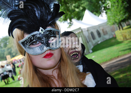 Personnages colorés à 2012 Fantasy Fair Arcen Pays-Bas Banque D'Images