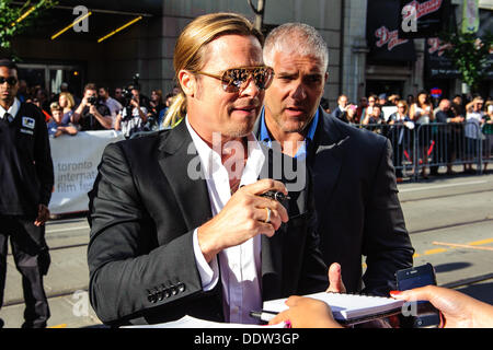 Toronto, Canada. Le 06 août, 2013. Brad Pitt arrive au TIFF's Princess of Wales Theatre à Toronto, Canada le 06 septembre 2013 pour le premier ministre de 12 ans, un esclave. Credit : Victor Biro/Alamy Live News Banque D'Images