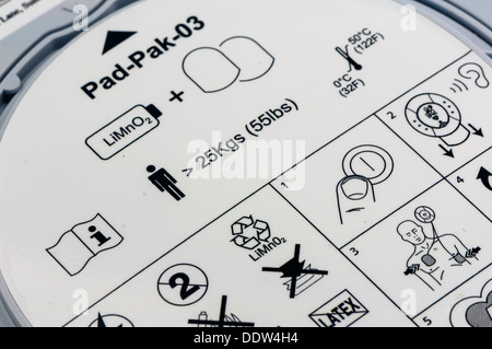 L'étiquette en gros plan d'un Heartsine SAM350P défibrillateur automatique Banque D'Images