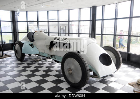 Pendine Sands, Wales, UK . 07Th Nov, 2013. Babs la machine dans un musée à Pendine. C'est à la suite d'un terrible accident en 1927 lorsque Parry Thomas a été décapitée que racing à Pendine Sands a été appelé à l'arrêt. Credit : Phil Rees/Alamy Live News Banque D'Images