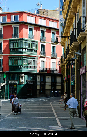 Colourfull quelques rues de la capitale,la vie en appartement, magasins, cafés, bars à tapas,Hôtels,Architecture,Pamplona Navarre,Espagne, Banque D'Images